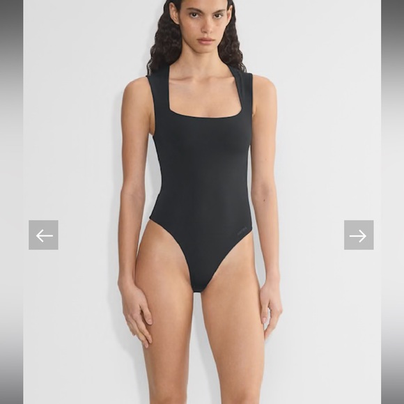 Aritzia Tops - Aritzia Original Contour Esteem Bodysuit